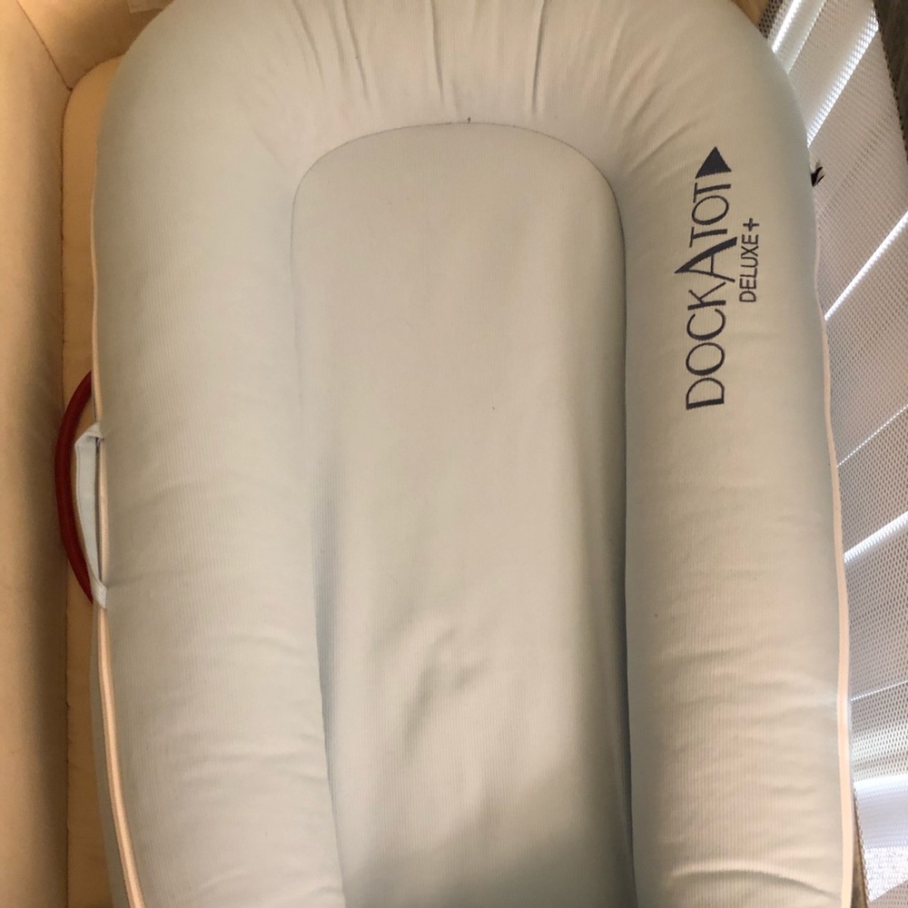 Dockatot deluxe